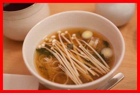 Quels ingrédients pour une soupe miso authentique Quels ingrédients pour une soupe miso authentique