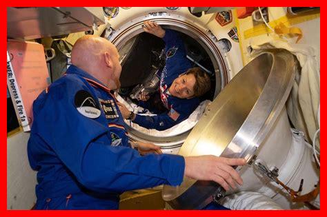 Comment les astronautes s’adaptent-ils à la microgravité Comment les astronautes s'adaptent-ils à la microgravité