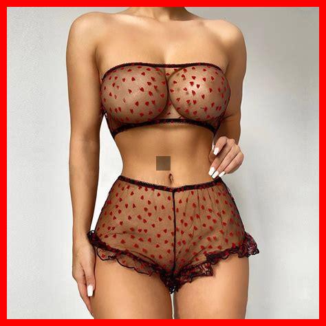 La lingerie visible est-elle compatible avec le minimalisme La lingerie visible est-elle compatible avec le minimalisme
