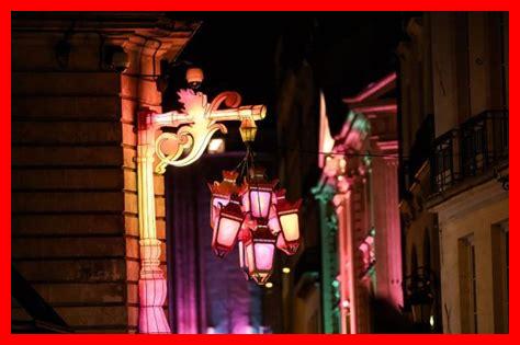 Les imprimés floraux en 2023 : vers une réinvention créative Les imprimés floraux en 2023 : vers une réinvention créative